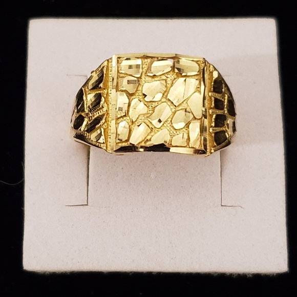 10kt Gold Nugget Design Ring